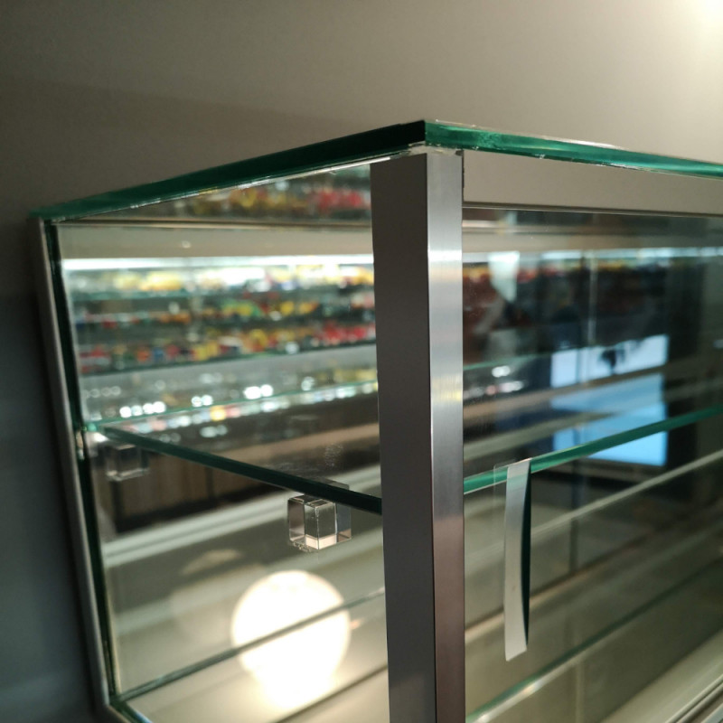 Vitrine en verre trempé sur mesure