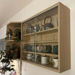 Vitrine sur caisson bois