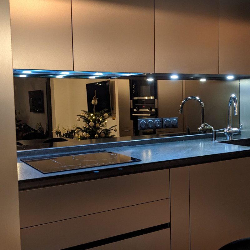 Fond de hotte en miroir bronze