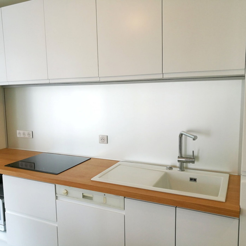 Crédence en miroir dépoli