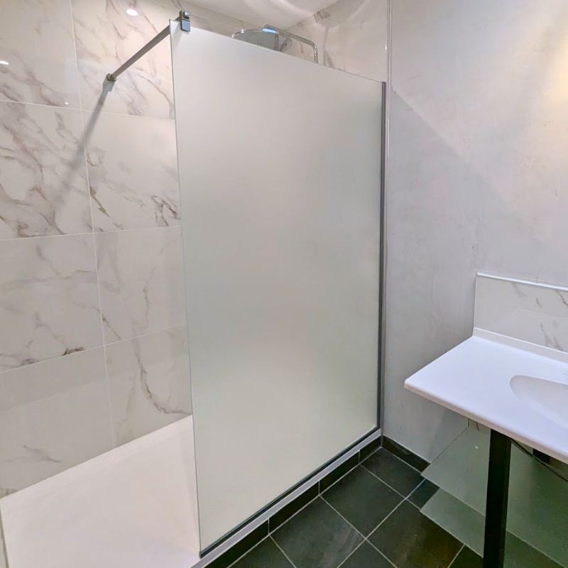 Paroi de douche fixe sur mesure en verre Dépoli trempé de sécurité - Paroi fixe DOLCE